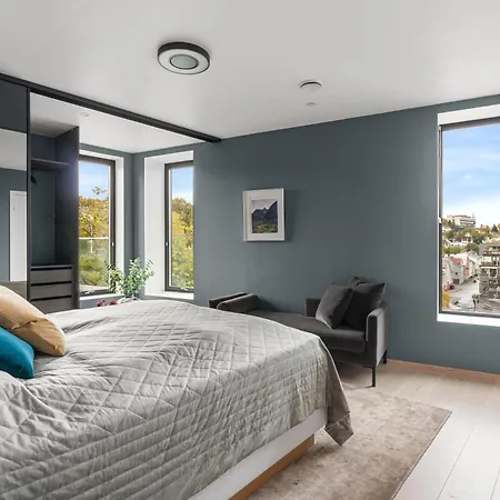 公寓 Luxury Downtown With 2 Bedrooms And 2 Bathrooms And Parking 特罗姆瑟