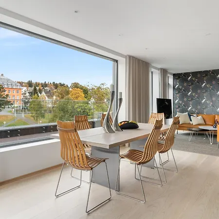 Luxury Apartment Downtown Tromso With 2 Bathrooms 2 Bedrooms And Parking Apartamento
