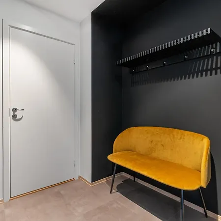 Luxury Downtown With 2 Bedrooms And 2 Bathrooms And Parking Tromso