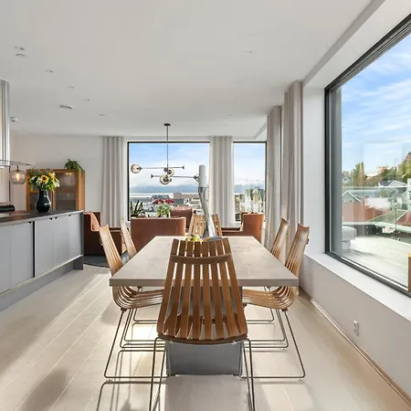 Luxury Apartment Downtown Tromso With 2 Bathrooms 2 Bedrooms And Parking Apartamento *
