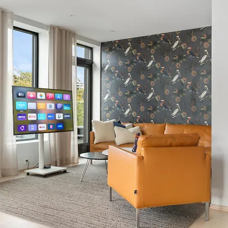 Apartment Luxury Downtown With 2 Bedrooms And 2 Bathrooms And Parking *