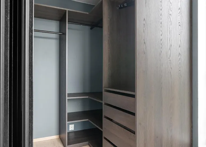 Luxury Downtown With 2 Bedrooms And 2 Bathrooms And Parking Апартаменты