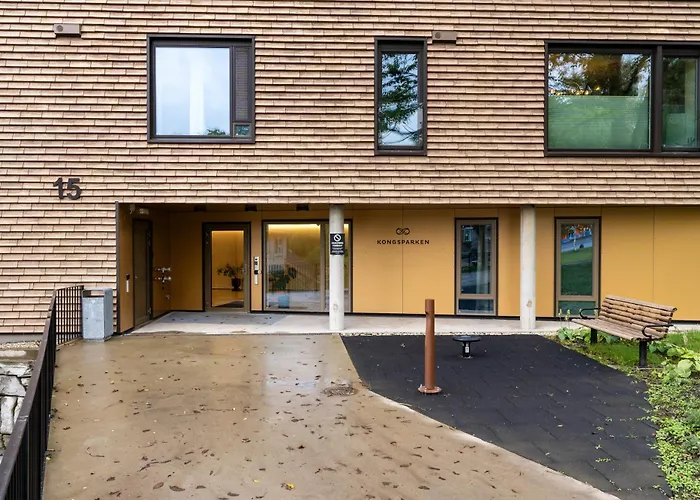 Апартаменты Luxury Downtown With 2 Bedrooms And 2 Bathrooms And Parking