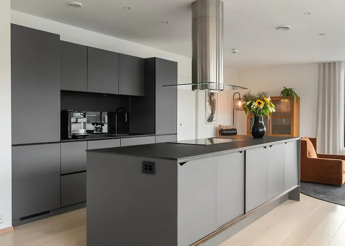 Luxury Downtown With 2 Bedrooms And 2 Bathrooms And Parking Apartmán Tromsø