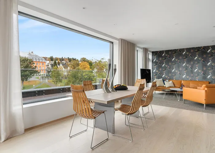 Luxury Downtown With 2 Bedrooms And 2 Bathrooms And Parking Апартаменты