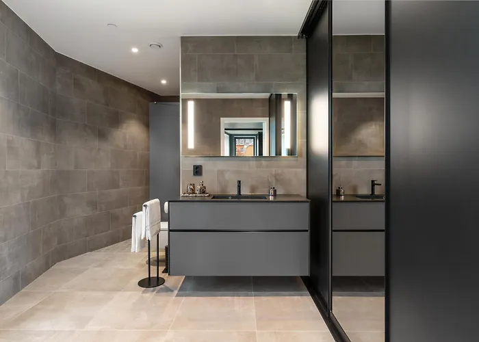 Luxury Downtown With 2 Bedrooms And 2 Bathrooms And Parking Apartmán *