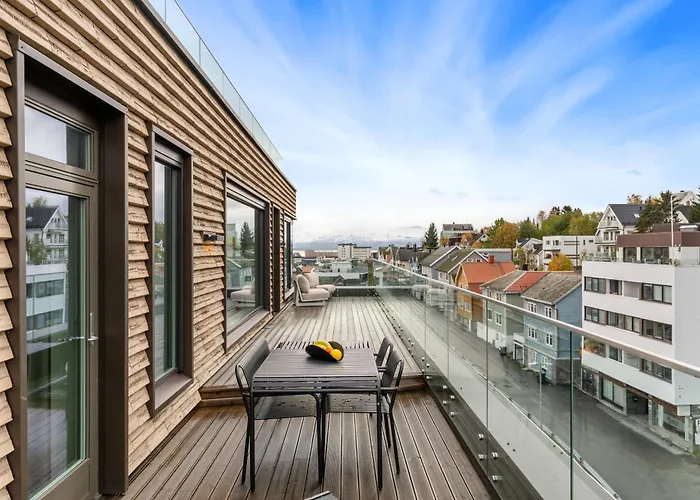Luxury Downtown With 2 Bedrooms And 2 Bathrooms And Parking Tromsø